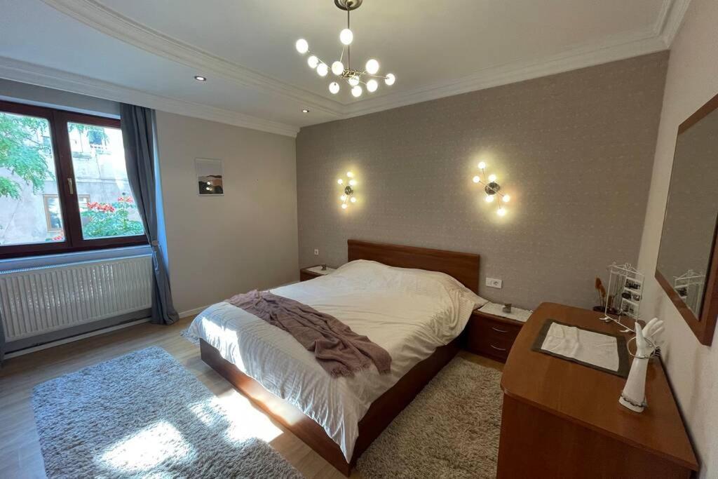 Cozy Apartment In The Old Center Of Prishtina Pristina Eksteriør bilde