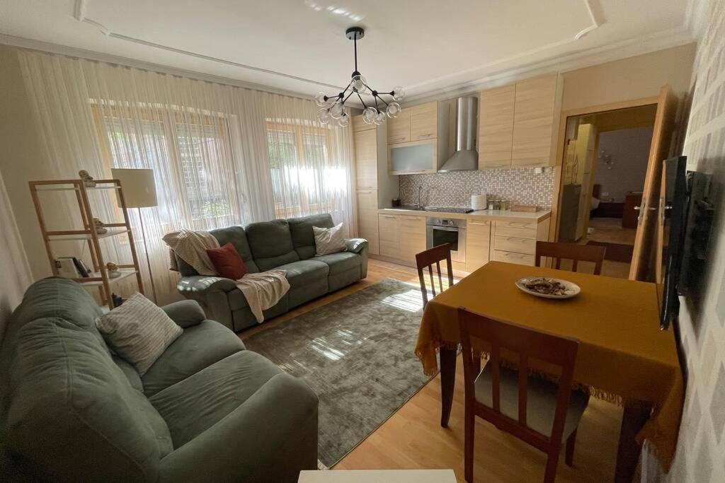 Cozy Apartment In The Old Center Of Prishtina Pristina Eksteriør bilde