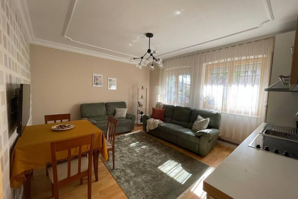 Cozy Apartment In The Old Center Of Prishtina Pristina Eksteriør bilde